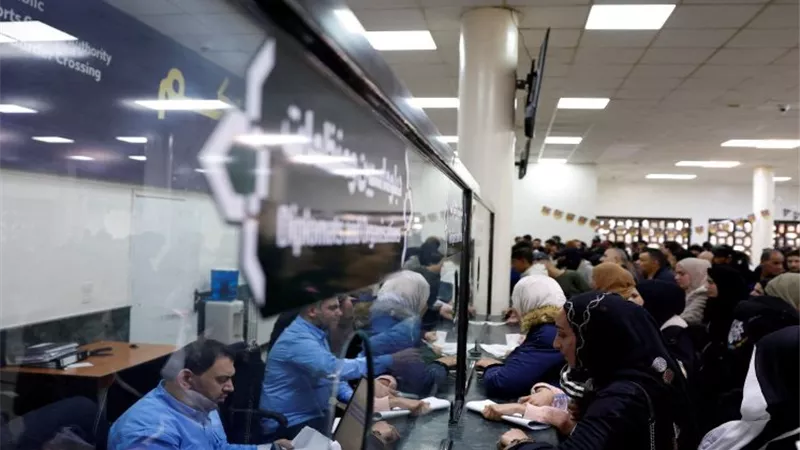 موجة نزوح جديدة.. الأمم المتحدة تعلن عودة 50 ألف سوري من لبنان لبلادهم