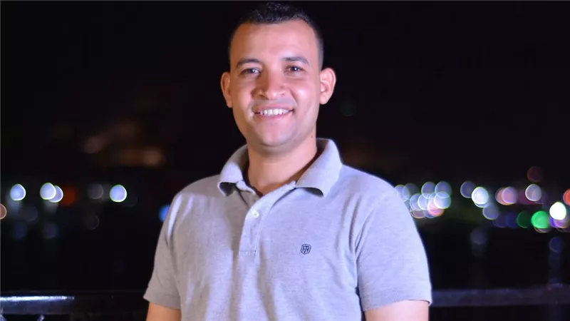 الحلال بيّن والحرام بيّن..مهندس قناوي يعيد 546 ألف جنيه وصلت لحسابه بالخطأ