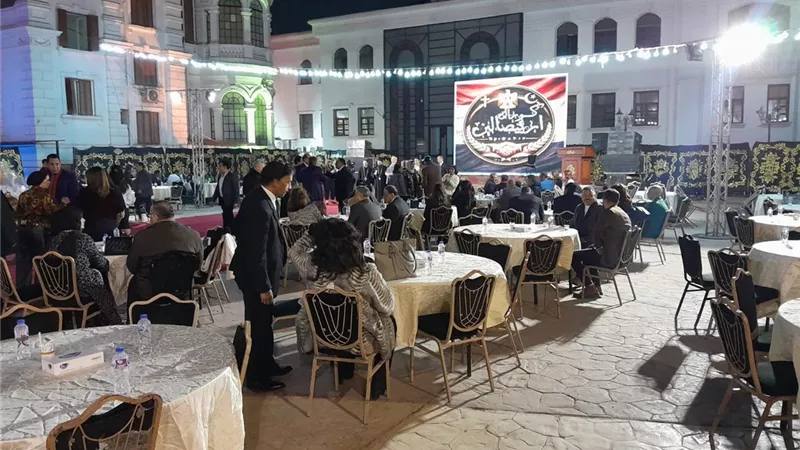 توافد قيادات وفدية وشخصيات عامة إلى مقر حزب الوفد.. اعرف الأسباب