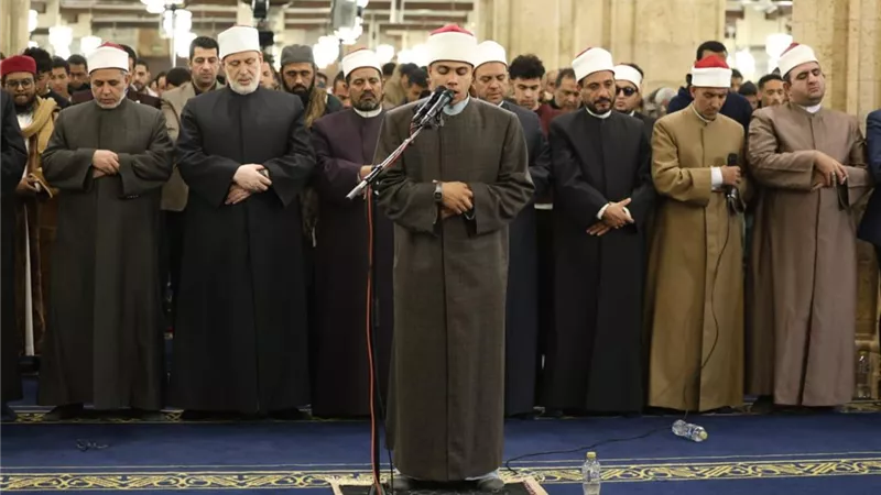 من هو الطالب الذي أمَّ المصلين الليلة في الجامع الأزهر؟ أهم المعلومات عنه