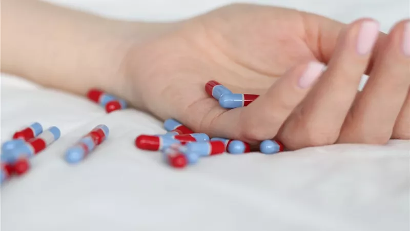 اتخاذ طالبة حاولت إنهاء حياتها بعقاقير مجهولة بجرجا 