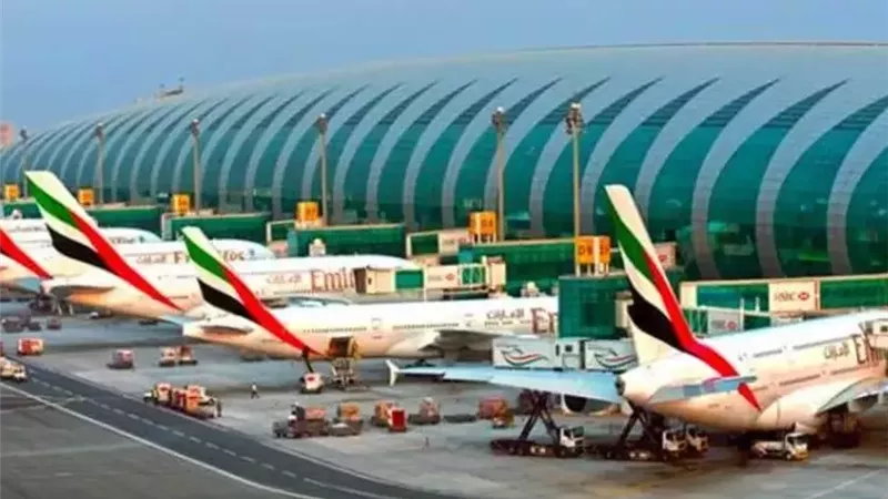 الإمارات تعلق العمليات مؤقتا في مطار دبي الدولي