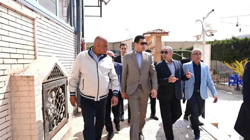 وزير الشباب والرياضة ومحافظ الإسماعيلية يتفقدان مركز التنمية الشبابية