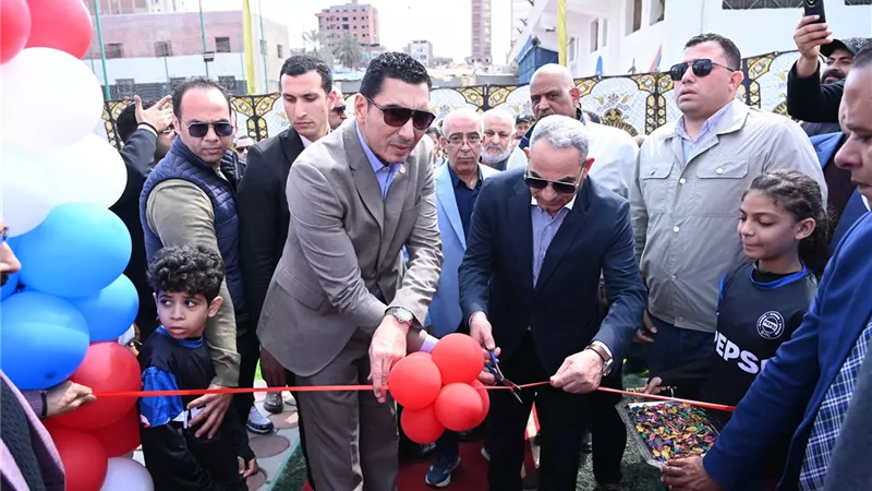 وزير الشباب والرياضة ومحافظ الإسماعيلية يفتتحان ملعب بيبسي ستاز