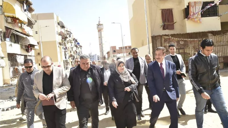 محافظ بورسعيد يتفقد حي الزهور لمتابعة أعمل رفع الكفاءة والتطوير الجارية