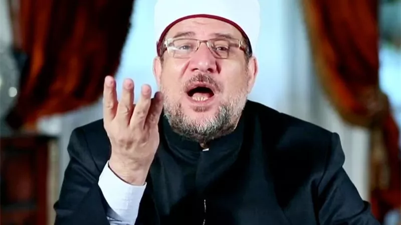 مختار جمعة: الدعاء عبادة واستجابته بين ثلاث عطايا من الله