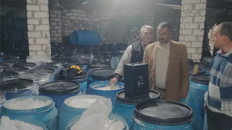 ضبط 48 طن سلع مجهولة المصدر خلال حملات رقابية وتفتيشية بالشرقية | صور