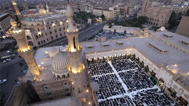 مفاجأة.. شقيقان لإمامة المصلين في الجامع الأزهر الليلة