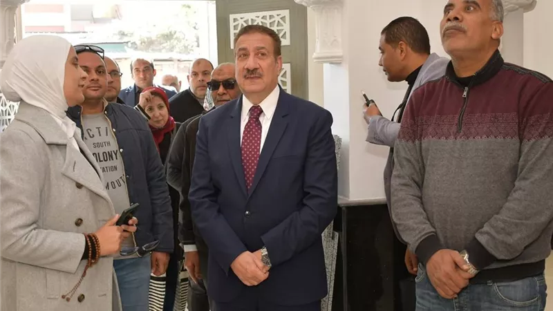 قبل افتتاحه.. محافظ بورسعيد يتفقد مسجد 