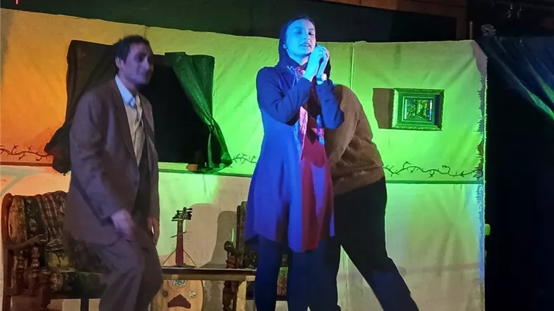 «الثقافة» تفتتح عروض نوادي المسرح بـ