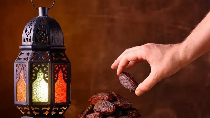 التمر على الإفطار.. هل يخفض نسبة السكر في الدم؟ دراسة حديثة توضح