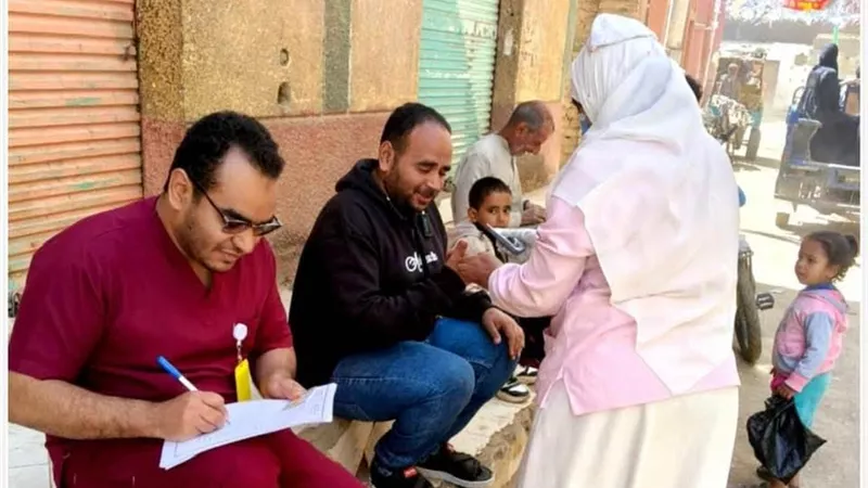 استمرار حملة «رمضان بصحة لكل العيلة» للرعاية الطبية المنزلية بالأقصر 