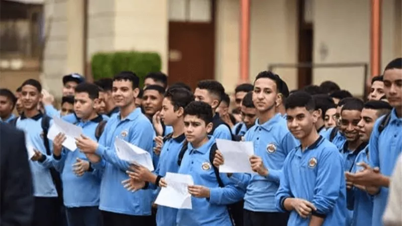 مدارس الجيزة توضح لطلاب أولى ثانوي مسارات البكالوريا|خاص