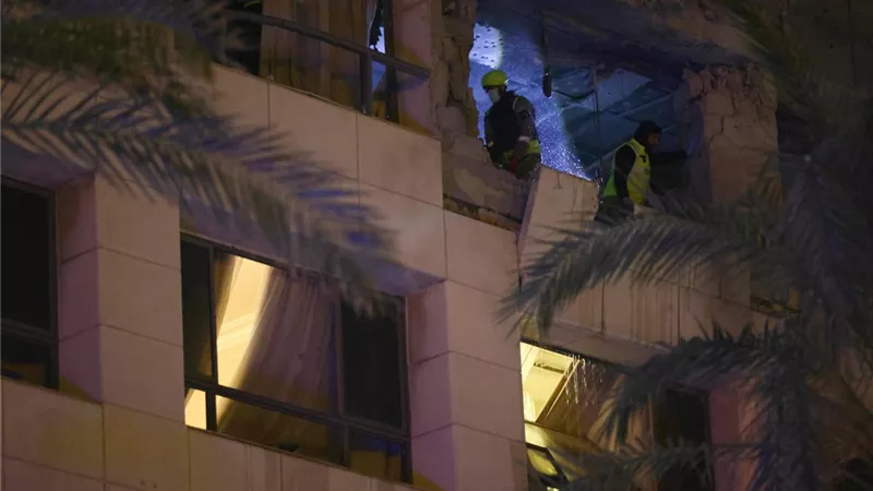 الصحة اللبنانية: مقتل 4 في غارة إسرائيلية استهدفت فنادق في بيروت