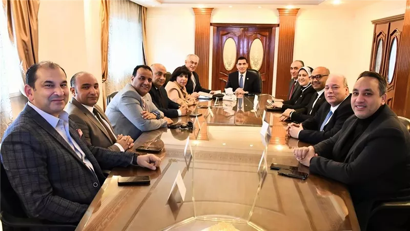 اللجنة البارالمبية المصرية تستعرض خطط التطوير أمام وزير الشباب والرياضة