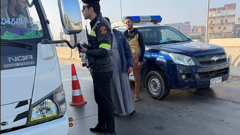 المرور.. حملات تفتيشية مفاجئة لضبط المخالفين في الشرقية |صور