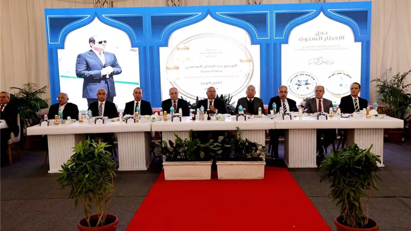وزير النقل يتفقد الورش المركزية لشركة النيل لنقل البضائع