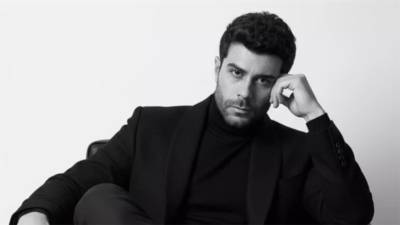 مهند حسني يدعم رانيا يوسف في «روج أسود».. هل يكون العوض الحقيقي لها؟