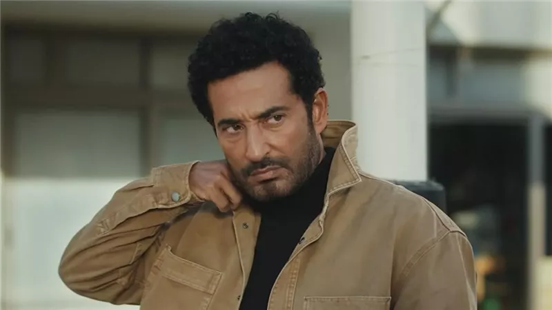 «إفراج» الحلقة 22.. تكريم عمرو سعد ولقاء رومانسي يجمعه بـ تارا عماد