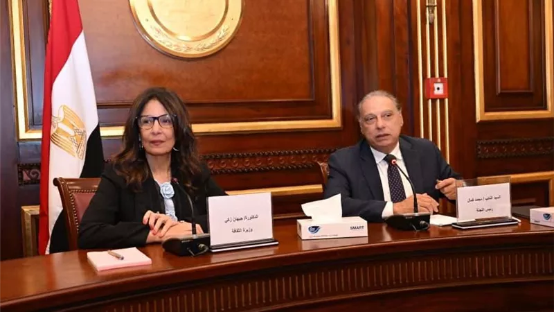 وزيرة الثقافة: إدخال خدمة «الواي فاي» وتوفير «دور سينما» لجذب الشباب 