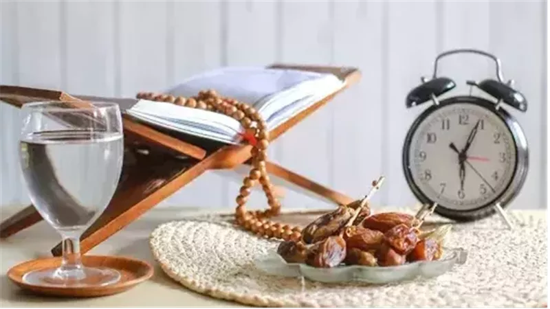 «اعرف هتفطر امتي».. موعد أذان المغرب والإفطار اليوم 26 رمضان 1447