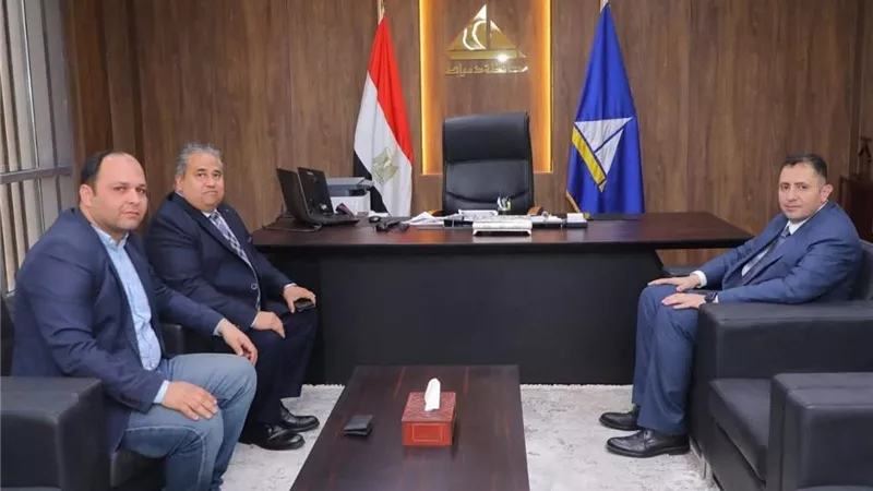 محافظ دمياط يلتقى رئيس الإدارة المركزية  لقناة السويس لبحث أوجه التعاون 