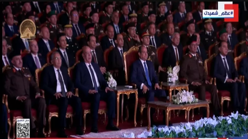الرئيس السيسي يشاهد فيلمًا تسجيليًا بعنوان 
