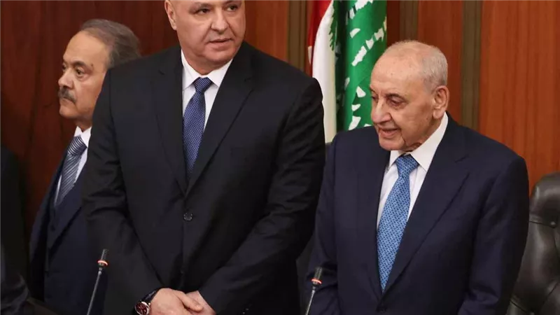 جوزيف عون: لبنان أمام فخ خطير بين العدوان الإسرائيلي والسلاح خارج الدولة