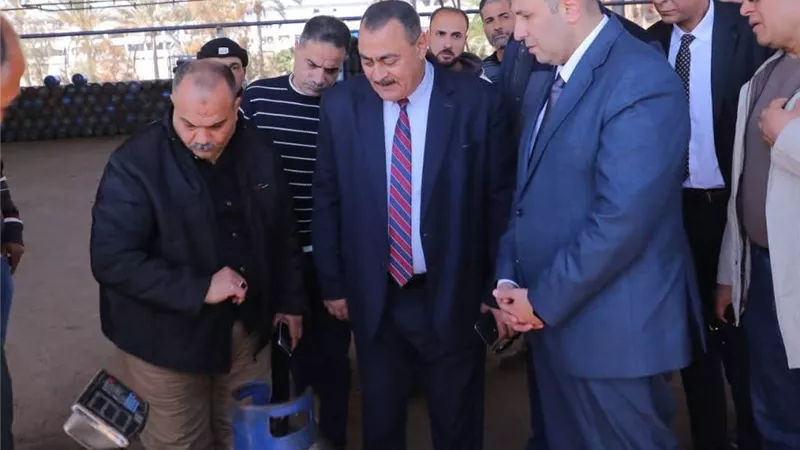 محافظ دمياط يختتم جولته بتفقد محطة تعبئة الغاز بشطا 