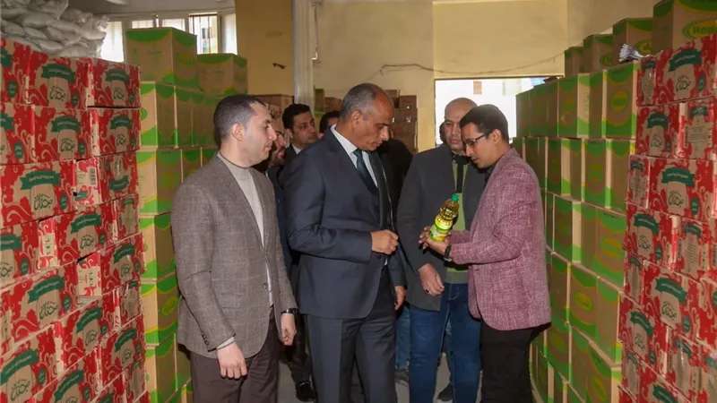 محافظ كفرالشيخ يتفقد «الشركة العامة لتجارة الجملة» ويؤكد توافر السلع