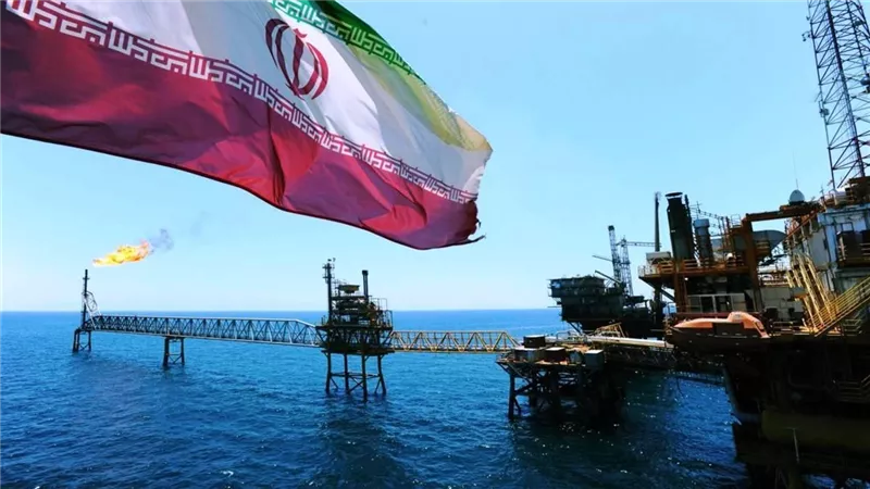 وزير الطاقة الأمريكي: رفع العقوبات عن النفط الإيراني سينعش الإمدادات 