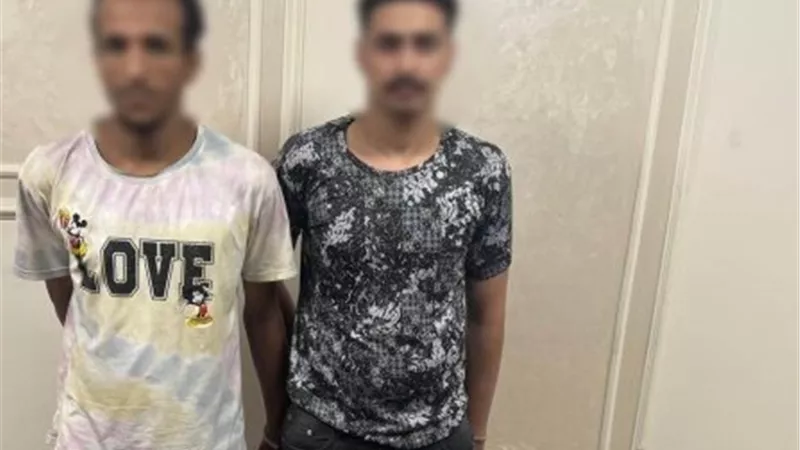 بعد تداول الفيديو.. القبض على المتهمين بتعاطي المخدرات وحيازة سلاح أبيض بالجيزة 