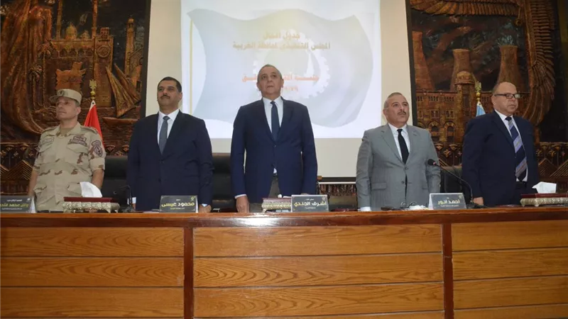 الوقوف دقيقة حداد تخليدًا لذكرى ضحايا حريق مصنع 