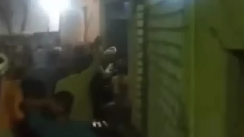 نعش الشيخ خلف الرفاعي يجوب قرى سلام قبل دفنه في أسيوط