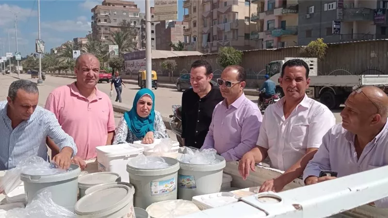 حملات تموينية بكفر الشيخ تطيح بتجار السلع الفاسدة والمخابز المخالفة