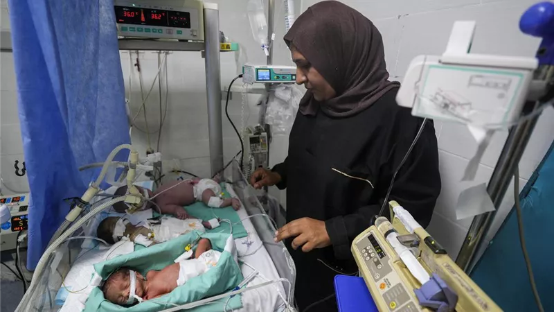 «اليونيسف» تدعو إلى إجلاء 25 رضيعًا في حضانات  من غزة فورًا