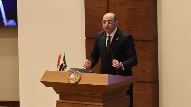 العطيفي: نمارس السياسة بشرف.. ومقاعد الحزب ليست للبيع