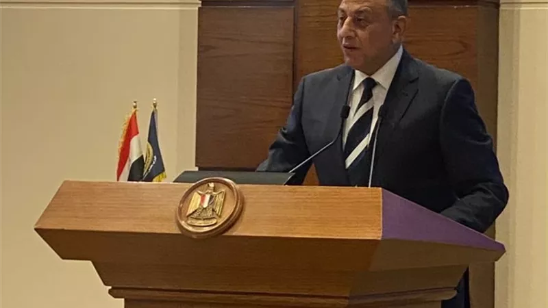 بروفايل| من السماء إلى السياسة.. سيرة فريق يقود حماة الوطن