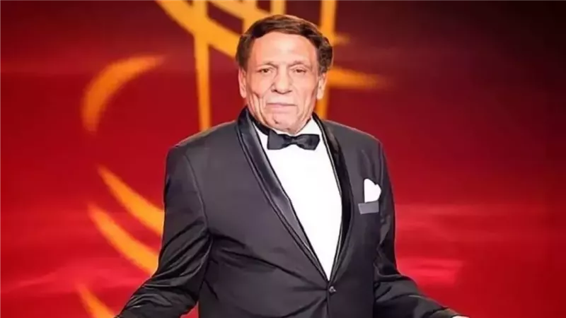 آخرها ظهوره على كرسي متحرك.. عادل إمام بين الـ Ai و شائعات الوفاة