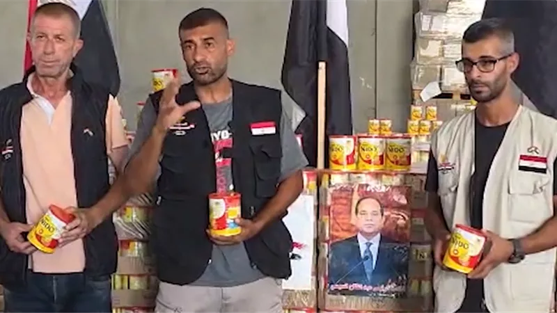 بتوجيهات من الرئيس السيسي.. مصر توزع آلاف عبوات حليب الأطفال في غزة 