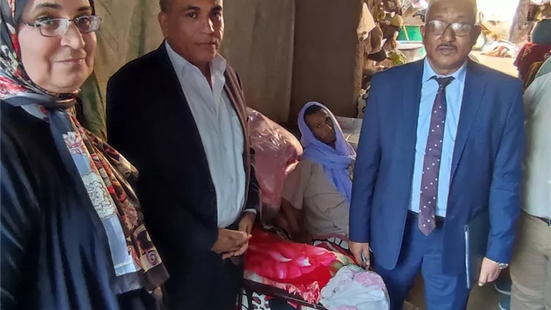 إعانة شهرية وفرصة عمل.. استجابة سريعة من محافظ سوهاج لمعاناة مريض سرطان
