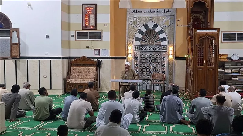 «آداب العالم والمتعلم» ندوة علمية بالزينية شمال الأقصر| صور
