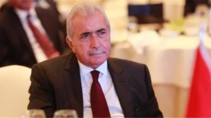 عمر مهنا: لا يجب الاعتماد على تدفقات الأموال الساخنة.. ويدعو لتخارج الدولة من الاقتصاد