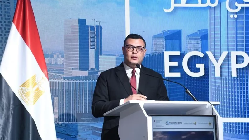 وزير الإسكان يعلن إطلاق الاستراتيجية الوطنية للمدن الذكية