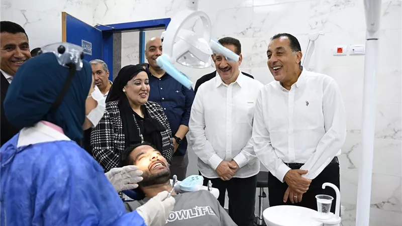 رئيس الوزراء يتفقد مركز طب الأسرة والقوافل الطبية بأشمون