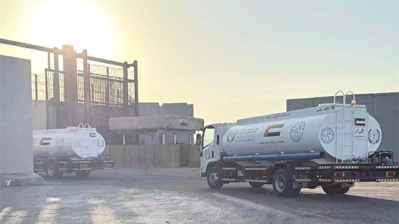عبور 304 شاحنات مساعدات إماراتية عبر معبر رفح خلال شهر سبتمبر