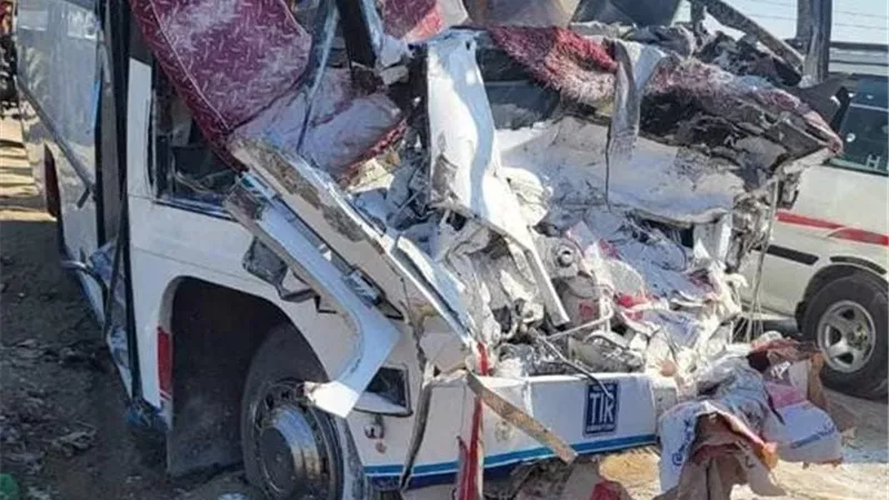 تفاصيل المعاينة الأولية لحادث أتوبيس مدرسة خاصة وسيارة نقل بالعجوزة