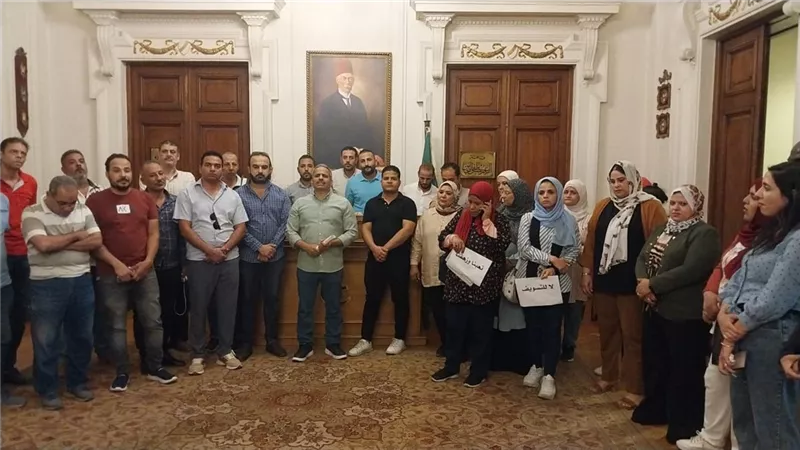 صحفيو «الوفد» يناشدون الرئيس السيسي لإنقاذهم من تجاهل إدارة الحزب للحد الأدنى للأجور