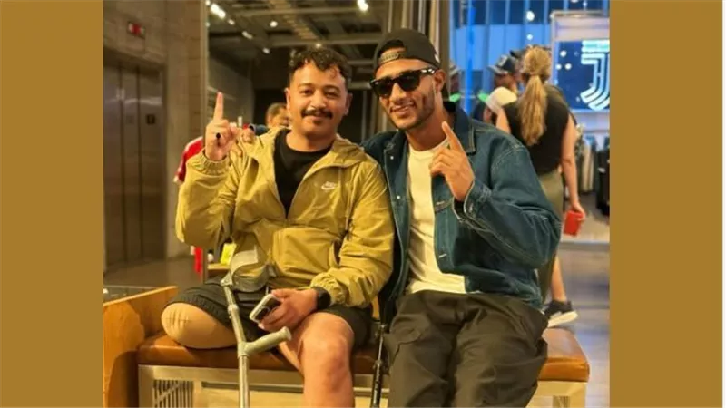 محمد رمضان يفاجيء شاب سعودي من ذوي الهمم ويهديه دعوة لحفله في أمريكا 