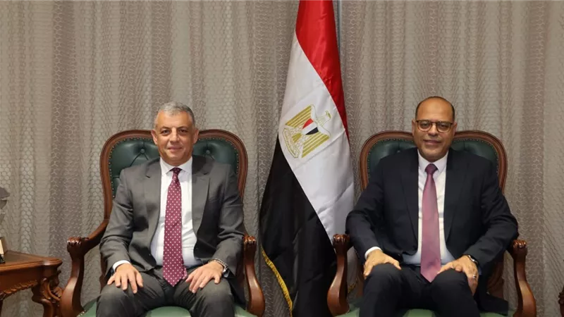 وزير العمل يستقبل محافظ الإسماعيلية لتفعيل التعاون في كافة الملفات المُشتركة